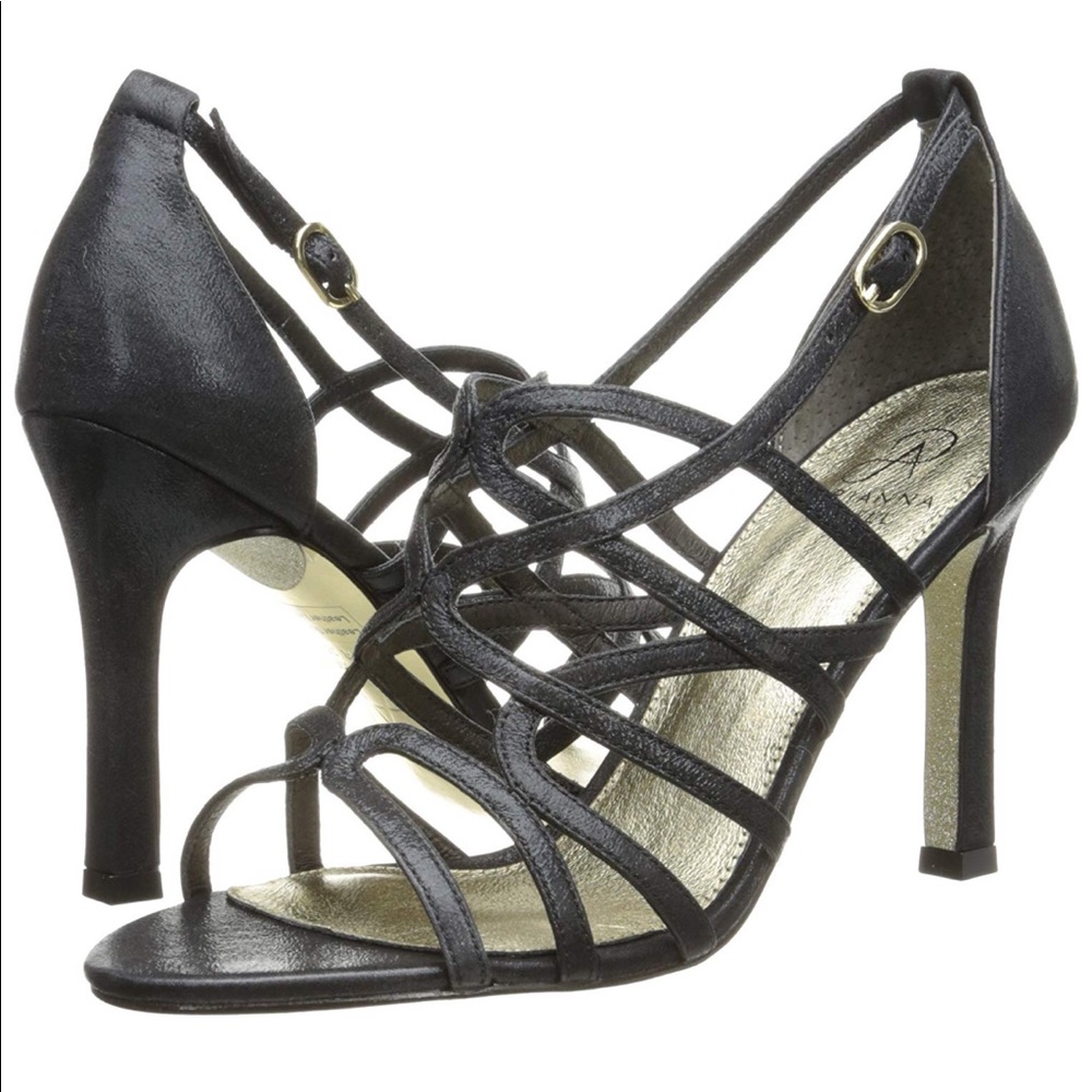 Adrianna Papell sandal
